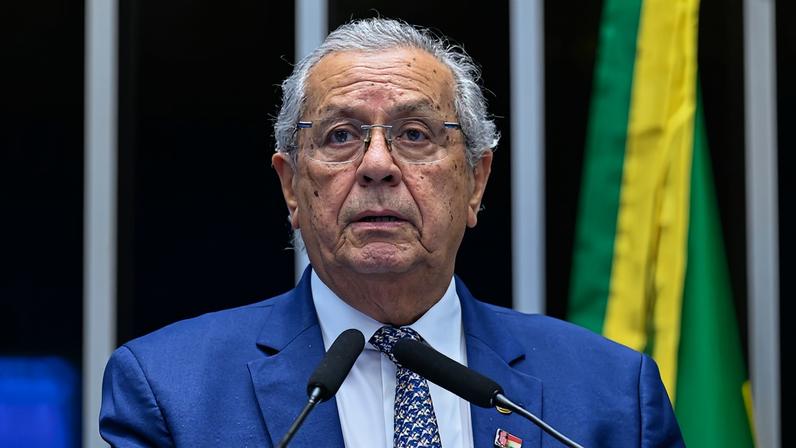 Senador Jayme Campos (União-MT) em discurso à tribuna.
