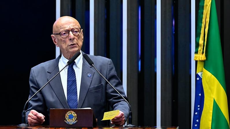 Senador Esperidião Amin (PP-SC) em discurso à tribuna.