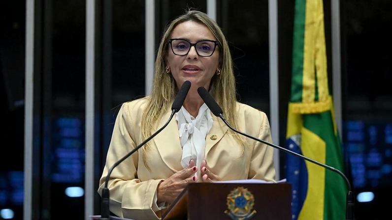 Em discurso, à tribuna, senadora Roberta Acioly (Republicanos-RR).