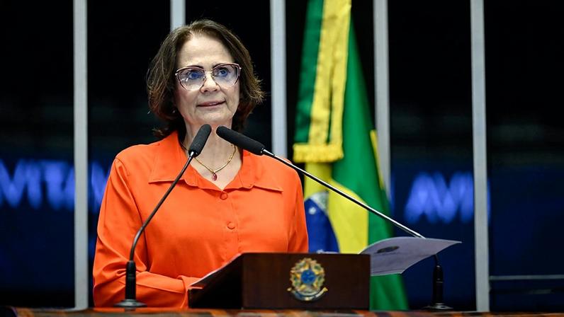 Em discurso, à tribuna, senadora Damares Alves (Republicanos-DF).
