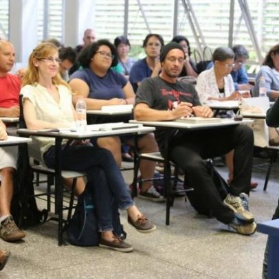 USP e professores discutem desafios curriculares