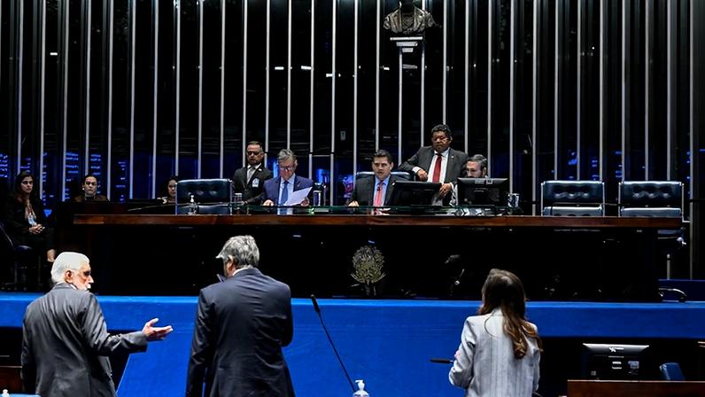 Bancada: Professora Dorinha Seabra (União-TO); senador Carlos Portinho (PL-RJ); líder do governo no Senado Federal, senador Jaques Wagner (PT-BA).