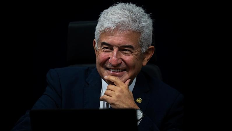 À mesa, relator do PLP 6/2026, PDL 412/2021, PDL 677/2024, e do PDL 700/2024, senador Astronauta Marcos Pontes (PL-SP).