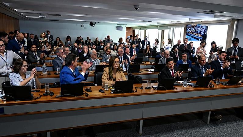 Bancada: senadora Damares Alves (Republicanos-DF); senador Wilder Morais (PL-GO); senadora Dra. Eudócia (PSDB-AL); senador Hamilton Mourão (Republicanos-RS); deputado federal Alceu Moreira (MDB-RS); deputado federal Pedro Lupion (Republicanos-PR); senador Jaques Wagner (PT-BA).