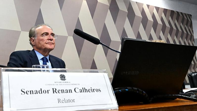 Mesa: relator do PL 5.122/2023, senador Renan Calheiros (MDB-AL).