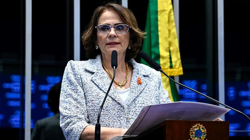 Em discurso, à tribuna, senadora Damares Alves (Republicanos-DF).