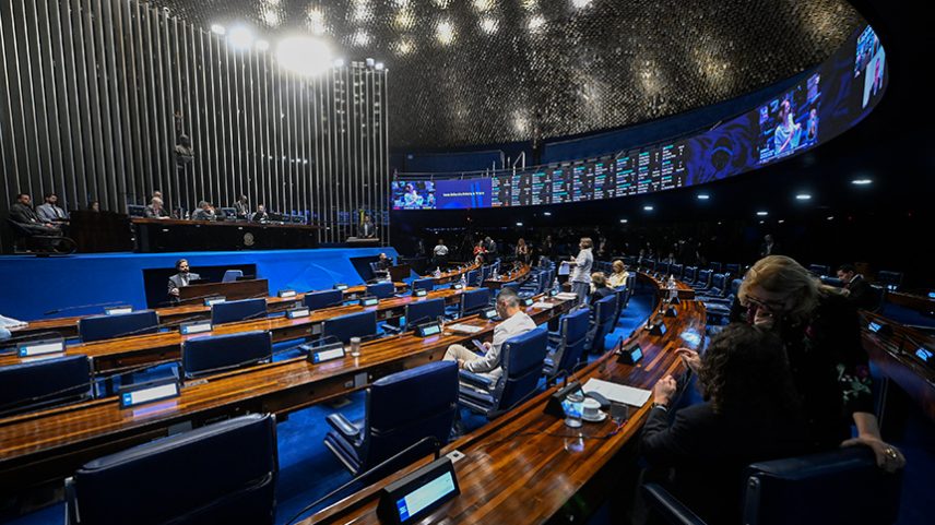 Tribuna: senador Irajá (PSD-TO).