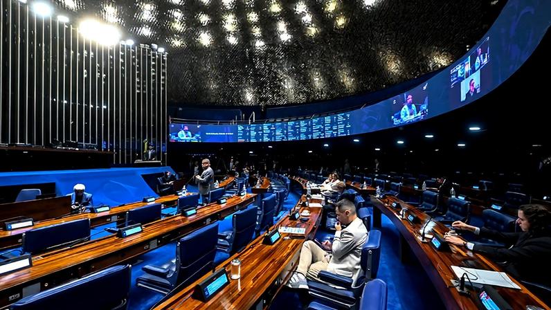 Tribuna: senador Irajá (PSD-TO).