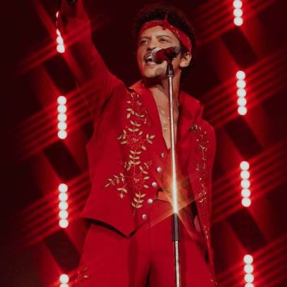 Bruno Mars lança versão em espanhol de 'Risk It All' para fãs latinos