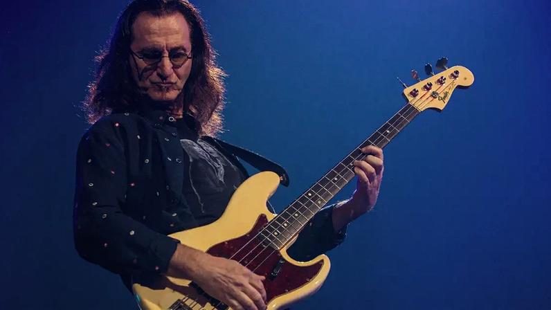 Geddy Lee, vocalista e baixista do Rush, em 2015