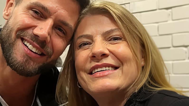 Mãe de Jonas, Marlene Verruck, alfineta Ana Paula Rnault sobre transmissão de show de Shakira: “Nem morta! Qualquer um que anunciasse, desde que não fosse nenhum dos três finalistas (Ana Paula, Milena e Juliano Floss), eu assistiria”, disparou.