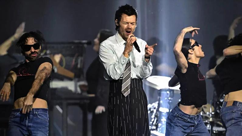 Harry Styles em performance no BRIT Awards 2026
