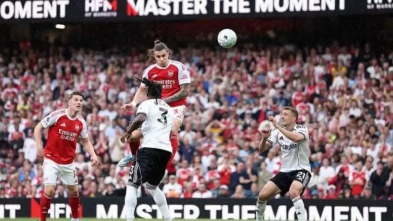Momento do segundo gol marcado por Viktor Gyokeres na vitória do Arsenal sobre o Fulham –