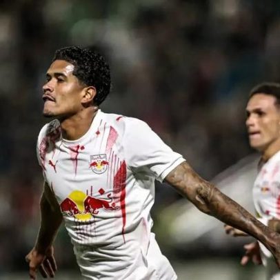 Bragantino vence Chapecoense de virada pelo Brasileirão