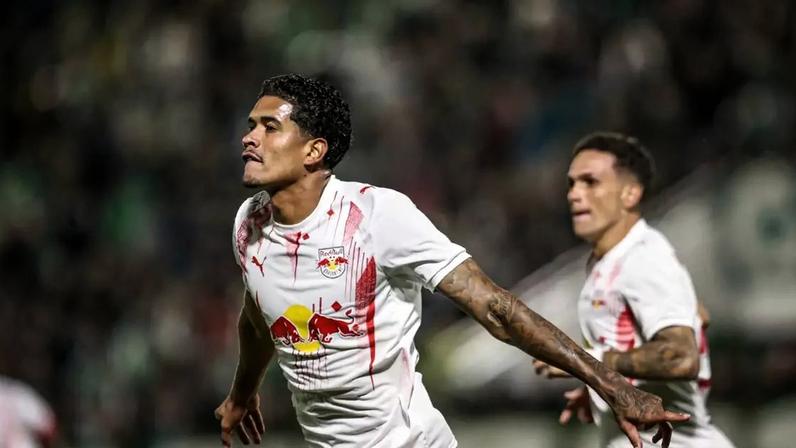 Red Bull Bragantino vence a Chapecoense de virada pelo Brasileirão