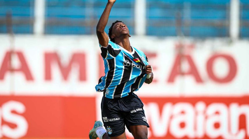 Gabriel Mec em atuação pelo Grêmio.