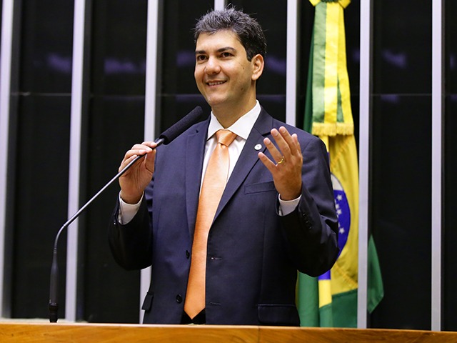 Braide lidera disputa pelo governo do Maranhão com 50,1% no 1º turno