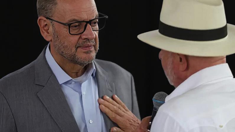 O presidente Lula esteve em um evento na Fiocruz com o desembargador Ricardo Couto, governador em exercício do Rio de Janeiro.