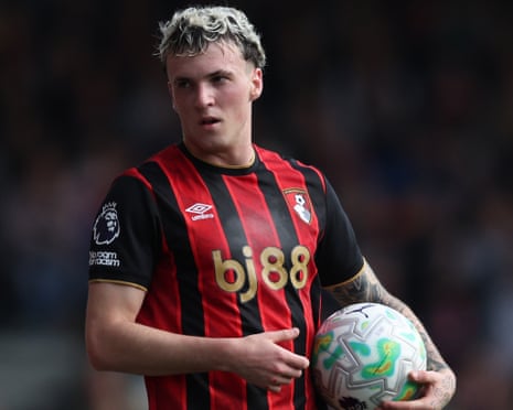 Bournemouth defender Álex Jiménez has been left out of their squad for the game at Fulham.