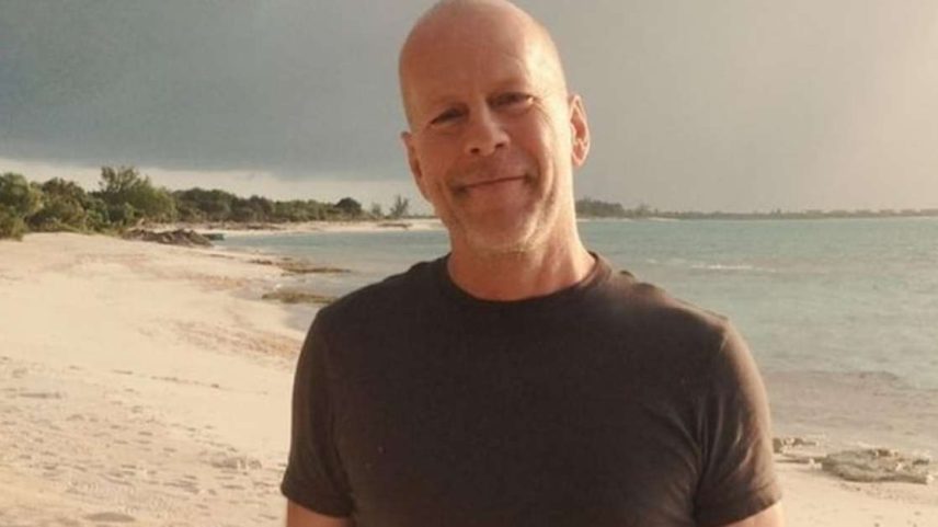 Bruce Willis em foto compartilhada por uma das filhas, Rumer Willis. Ator fez aparição pública rara na Califórnia.