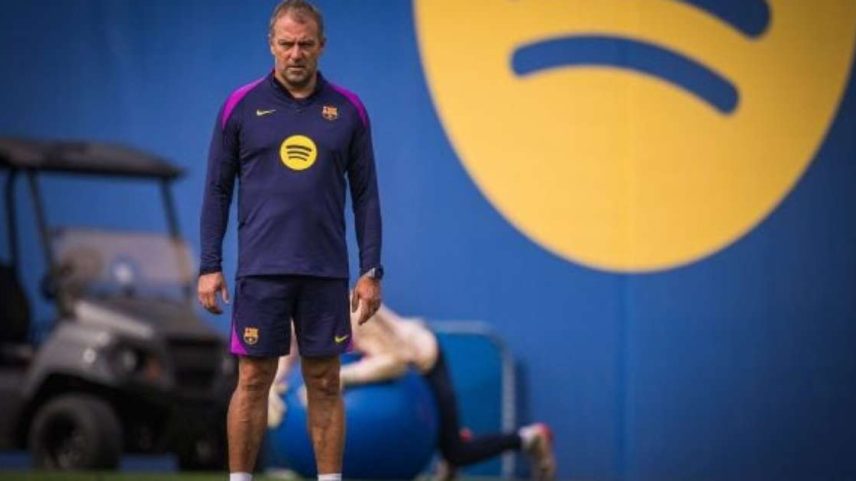 Barcelona chega a acordo para renovar com o técnico Flick até 2028 –