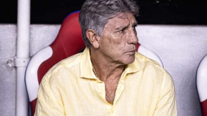 Renato Gaúcho saiu sob xingamentos do gramado de São Januário –