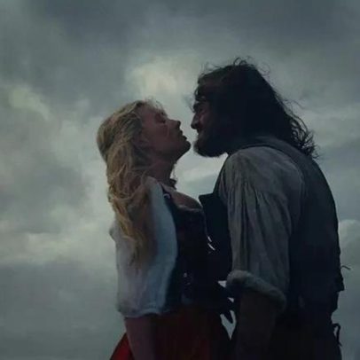 O Morro dos Ventos Uivantes com Margot Robbie estreia no streaming