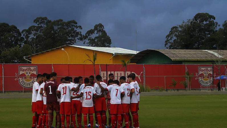 Jogadores do time sub-15 do Red Bull Bragantino.