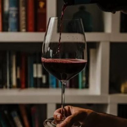 Queijos, chocolates e vinhos europeus ficam mais baratos no Brasil em 10 anos