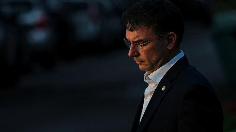 Imprensa internacional destacou notícia da conversa entre Flávio Bolsonaro e Daniel Vorcaro