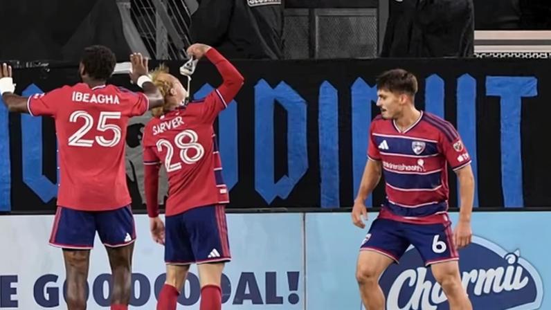 Jogador bebe cerveja em campo e Phil Neville retorna a Miami na MLS
