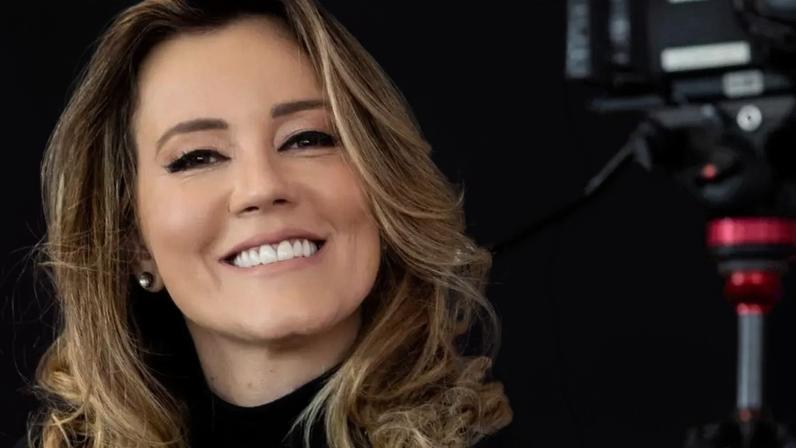Natuza Nery emocionou ao falar sobre a ausência do pai, conflitos familiares e o processo de reconstrução da relação entre irmãos e pai