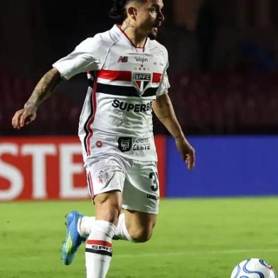 Artur comemora fim do jejum do São Paulo após vitória sobre o Boston River