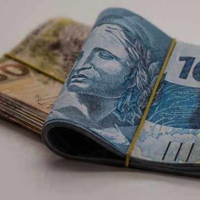 Homem é preso em flagrante com mais de R$ 31 mil em notas falsas em Tramandaí