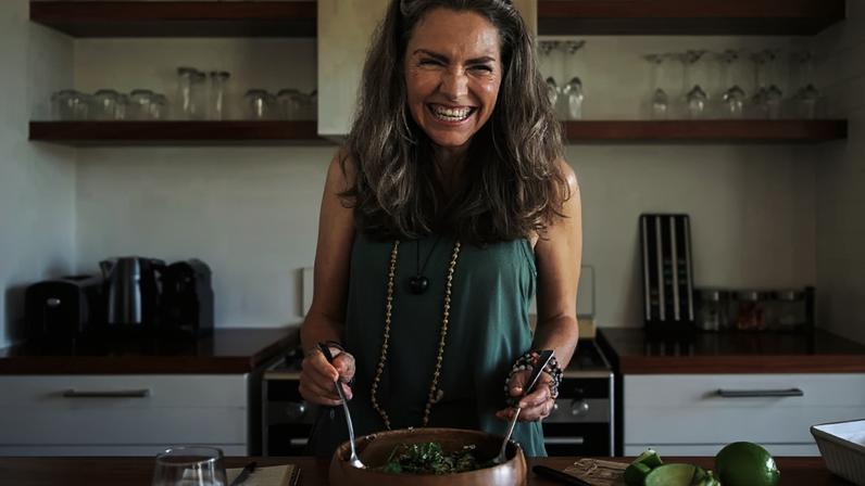 Uma alimentação saudável pode ajudar a amenizar os sintomas da menopausa