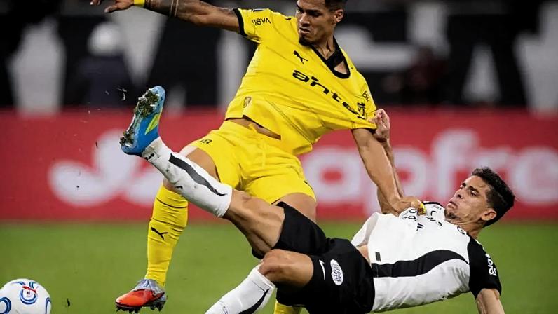 Corinthians cresceu sob o comando de Fernando Diniz –