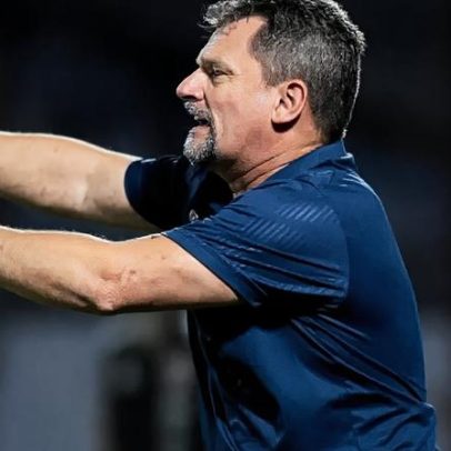 Chapecoense anuncia demissão do técnico Fábio Matias