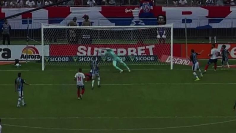 Reprodução - Legenda: Weverton fez milagre em cabeçada de Everton Ribeiro / Jogada10