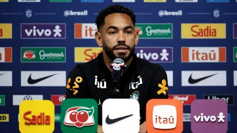 Matheus Cunha durante coletiva -