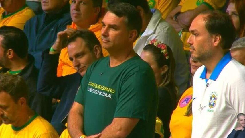 Pré-candidato a presidente, Flávio Bolsonaro participou de ato em Santa Catarina que lançou pré-candidaturas do partido. Entre elas, a de Carlos Bolsonaro, ex-vereador do Rio, ao Senado
