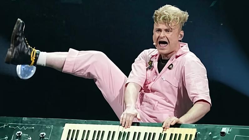 Absolute clanker … Look Mum No Computer performs Eins, Zwei, Drei at this year’s Eurovision final in Vienna.
