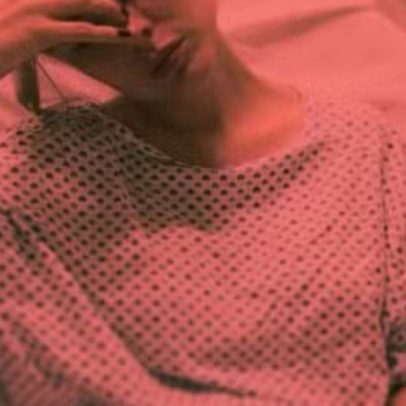 Apresentadora aos 36 anos revela luta contra doença ultrarrarra