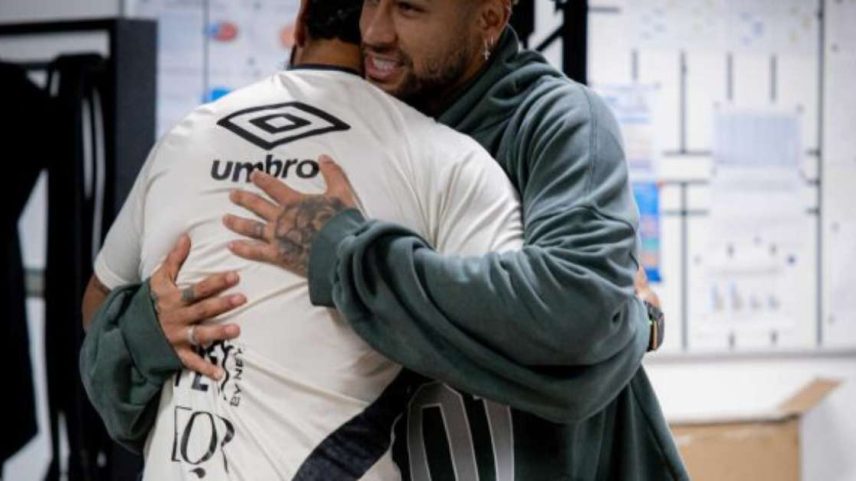 Neymar chegando no CT Rei Pelé após convocação para Seleção –
