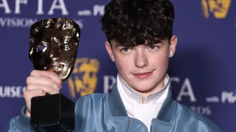 Adolescence faz história no Bafta TV Awards