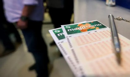 Veja o que é possível adquirir ao ganhar os R$ 300 milhões da Mega-Sena de 30 anos
