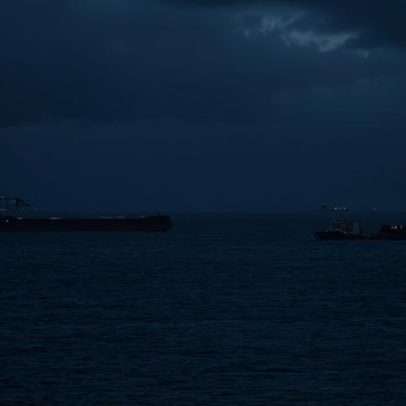 Irã e Omã discutem sistema de pagamento para navios no Estreito de Hormuz