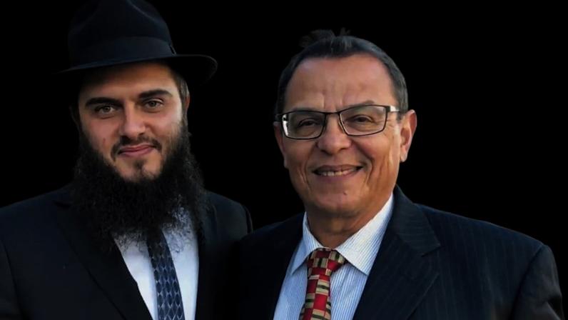 Ya'akov Tetleroyd e seu pai Borris. (Foto: Reprodução/CBN News).