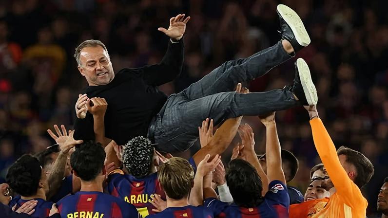 Flick transforma Barcelona em família e campeões da La Liga