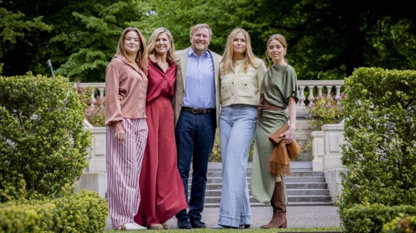 L-R: Princess Ariane of The Netherlands, Queen Maxima of The Netherlands, King Willem-Alexander of The Netherlands, Princess Amalia of The Netherlands and Princess Alexia of The Netherlands pose for the media during the annual summer photosession in the Dutch Garden at Clingendael Estate on May 21, 2026 in The Hague, Netherlands.