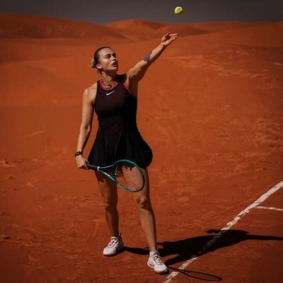 Sabalenka impressiona em Roland-Garros com colares de diamante